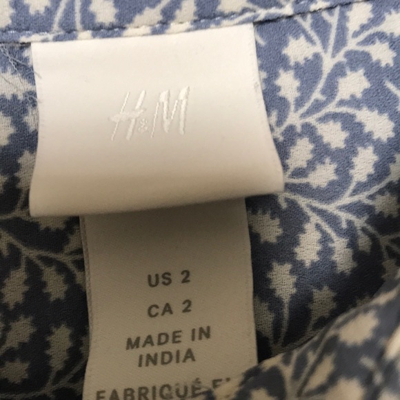 H&M Long Sleeve Button Up Blouse light blue/cream leaf print, Size 2 - Picture 5 of 12